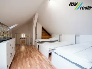 Pronájem atypického bytu, Praha - Nové Město, Malá Štěpánská, 129 m2