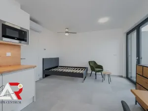 Pronájem bytu 1+kk, Brno, Bratislavská, 28 m2