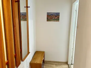 Pronájem bytu 1+kk, Praha - Břevnov, Hošťálkova, 27 m2