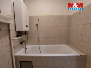 Prodej bytu 1+1, Klášterec nad Ohří - Miřetice u Klášterce nad Ohří, Pražská, 52 m2