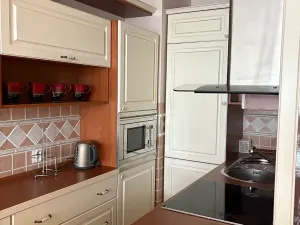 Pronájem bytu 2+kk, Praha - Hlubočepy, Voskovcova, 45 m2
