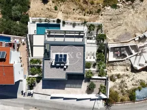 Prodej vily, Omiš, Chorvatsko, 450 m2