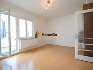 Pronájem bytu 1+1, Praha - Nusle, U gymnázia, 46 m2