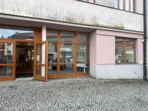 Pronájem obchodního prostoru, Náměšť nad Oslavou, Masarykovo nám., 42 m2