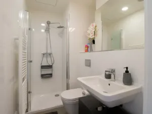 Pronájem bytu 1+kk, Praha - Vinohrady, Perucká, 25 m2