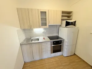 Pronájem bytu 1+kk, Praha - Michle, Počátecká, 27 m2