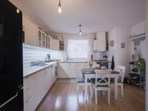 Prodej rodinného domu, Železnice, Náměstí Svobody, 252 m2