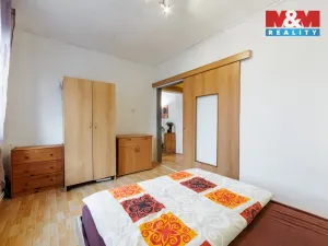 Prodej bytu 2+1, Karlovy Vary - Bohatice, Na Výšině, 45 m2