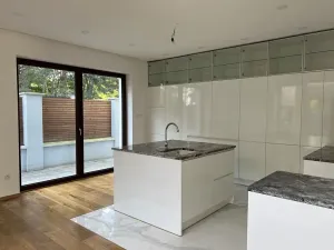 Prodej rodinného domu, Tři Dvory, 235 m2