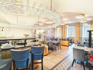 Pronájem restaurace, Dobříš, náměstí Svobody, 419 m2