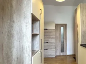 Pronájem bytu 3+kk, Praha - Libeň, V Holešovičkách, 70 m2