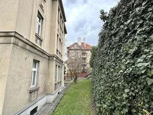 Pronájem bytu 3+kk, Praha - Libeň, V Holešovičkách, 70 m2