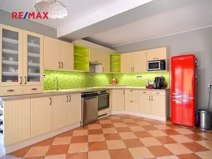 Prodej rodinného domu, Velké Bílovice, Svárov, 213 m2