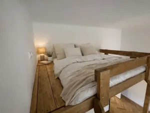 Pronájem bytu 1+kk, Praha - Vinohrady, Velehradská, 25 m2