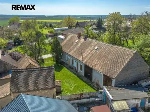 Prodej rodinného domu, Dobrovice, 180 m2