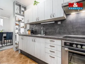 Prodej bytu 4+1, Praha - Černý Most, Vybíralova, 97 m2