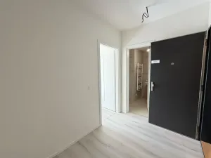 Prodej bytu 1+kk, Praha - Hloubětín, Sámská, 35 m2