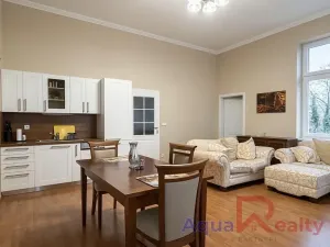 Pronájem bytu 3+kk, Karlovy Vary, Zámecký vrch, 86 m2