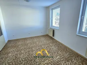 Prodej bytu 4+1, Chlum u Třeboně, Sídliště F. Hrubína, 87 m2