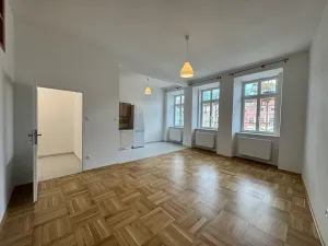 Pronájem bytu 2+1, Litomyšl, Smetanovo náměstí, 68 m2