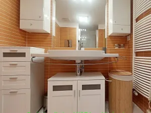 Pronájem bytu 2+kk, Praha - Strašnice, Gutova, 48 m2