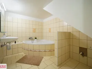 Prodej rodinného domu, Kolešov, 198 m2