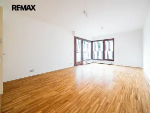 Pronájem bytu 2+kk, Praha - Karlín, Rohanské nábřeží, 73 m2