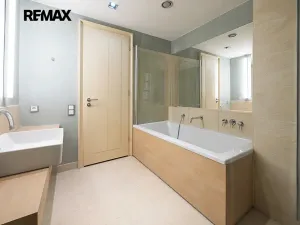 Pronájem bytu 2+kk, Praha - Karlín, Rohanské nábřeží, 73 m2