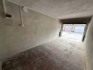 Pronájem garáže, Brno, Řezáčova, 18 m2