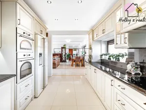 Prodej rodinného domu, Psáry, U Studny, 298 m2