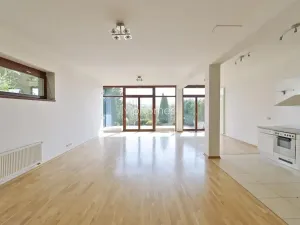 Pronájem rodinného domu, Praha - Nebušice, 360 m2