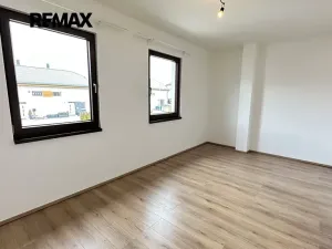 Pronájem rodinného domu, Králův Dvůr, Větrná, 80 m2