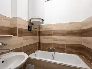 Pronájem bytu 1+1, Karlovy Vary, K. Čapka, 46 m2