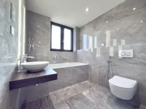 Prodej bytu 5+kk, Praha - Holyně, náměstí Pod lípou, 150 m2