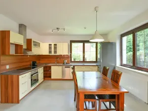 Pronájem vily, Průhonice, Jetelová, 370 m2