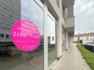Pronájem obchodního prostoru, Hradec Králové, Kollárova, 3447 m2