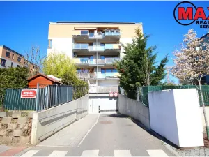 Pronájem bytu 1+kk, Praha - Hloubětín, Nepelova, 35 m2