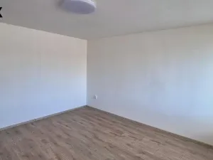 Pronájem bytu 1+kk, Pardubice - Polabiny, Gagarinova, 30 m2