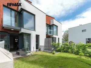 Pronájem rodinného domu, Praha - Dejvice, V Šáreckém údolí, 201 m2