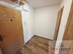 Pronájem bytu 1+1, Praha - Háje, Matúškova, 30 m2