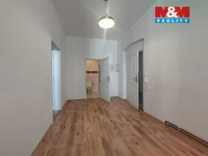 Pronájem bytu 2+kk, Kolín - Kolín I, Husova, 35 m2