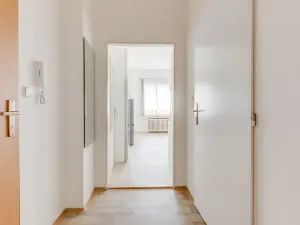 Pronájem bytu 1+kk, Praha, Sokolovská, 27 m2