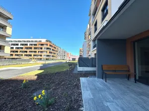 Pronájem bytu 1+kk, Praha - Vysočany, Poděbradská, 30 m2