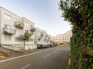 Pronájem bytu 1+kk, Praha - Hlubočepy, Chlupáčova, 29 m2