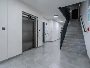 Pronájem bytu 2+kk, Praha - Prosek, Čakovická, 43 m2