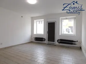 Pronájem bytu 1+kk, Kladno, gen. Klapálka, 33 m2