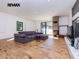 Prodej rodinného domu, Černuc, 330 m2