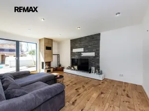 Prodej rodinného domu, Černuc, 330 m2