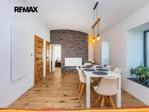 Prodej rodinného domu, Černuc, 330 m2