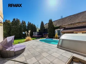 Prodej rodinného domu, Černuc, 330 m2